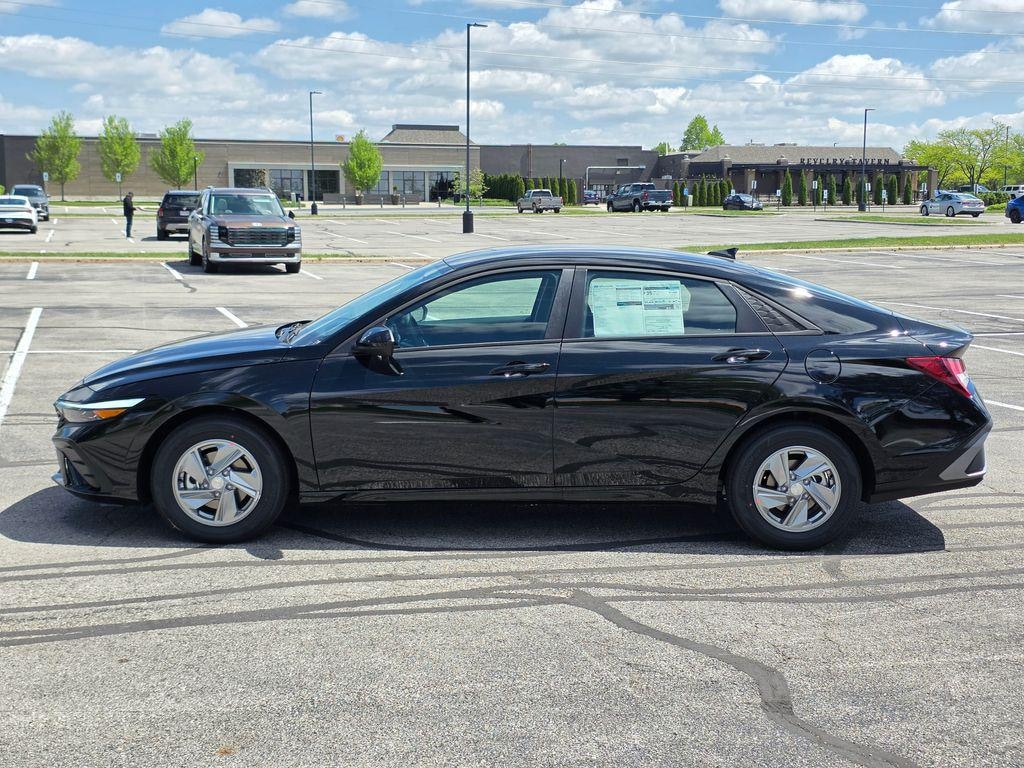 New 2026 Hyundai Elantra SE Sedan