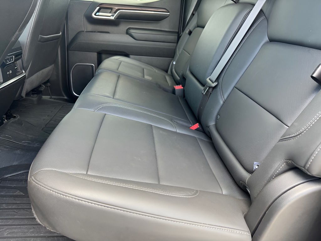 2024 GMC Sierra 1500 SLT - Photo 15