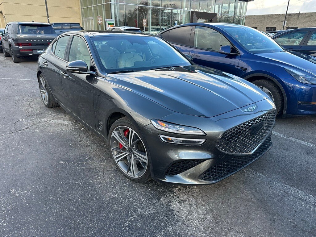 2025 Genesis G70 2.5T Sport Prestige photo 2