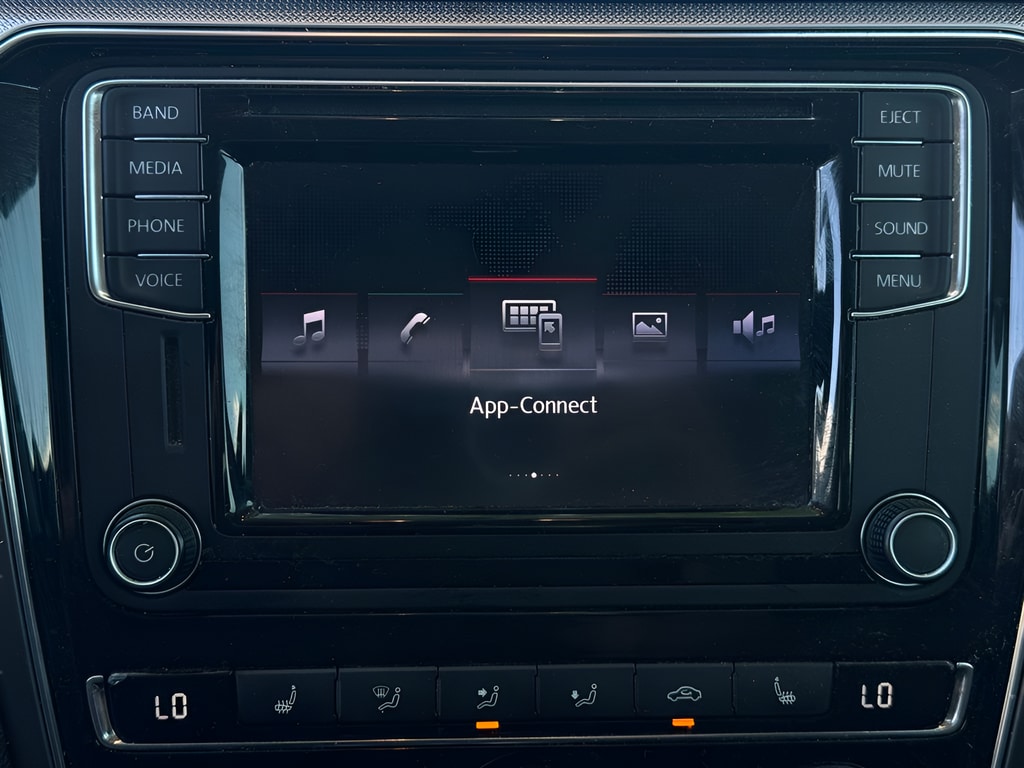 2017 Volkswagen Passat R-Line - Photo 29