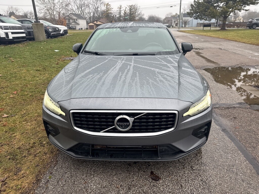 Used 2019 Volvo S60 T6 R-Design Sedan