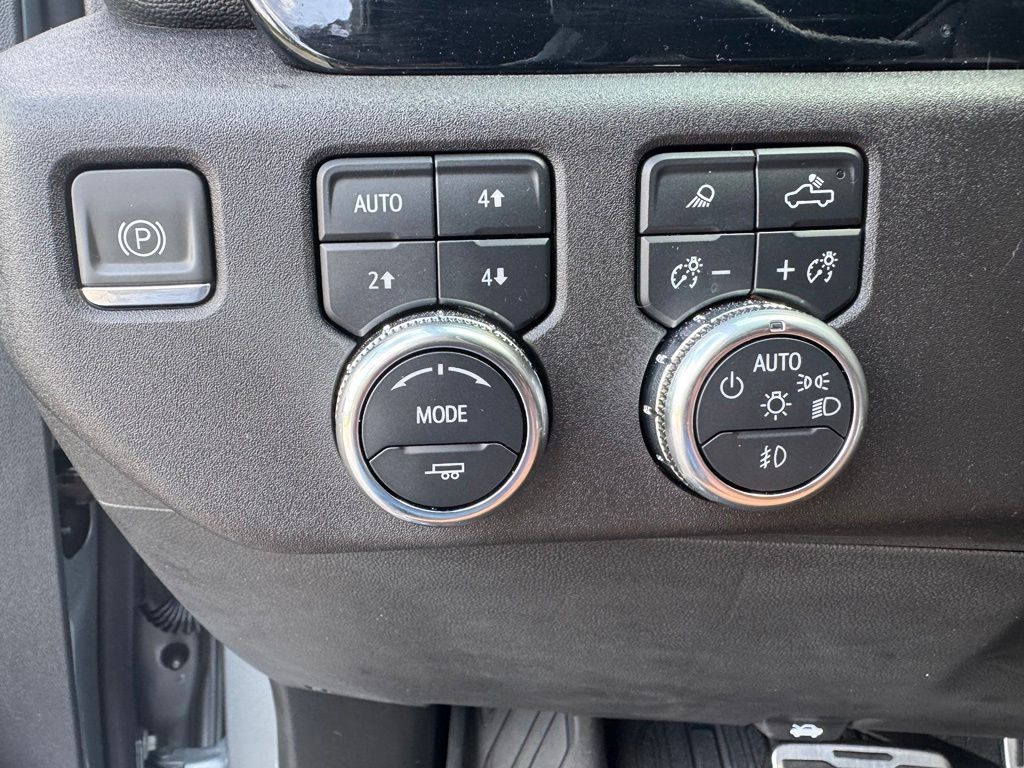 2024 GMC Sierra 1500 SLT - Photo 24
