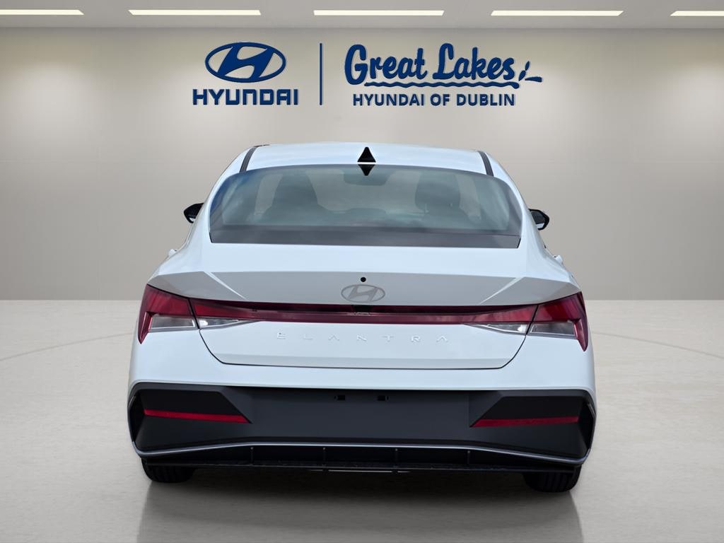 New 2026 Hyundai Elantra SE Sedan