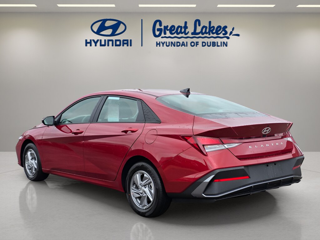 Used 2024 Hyundai Elantra SE Sedan