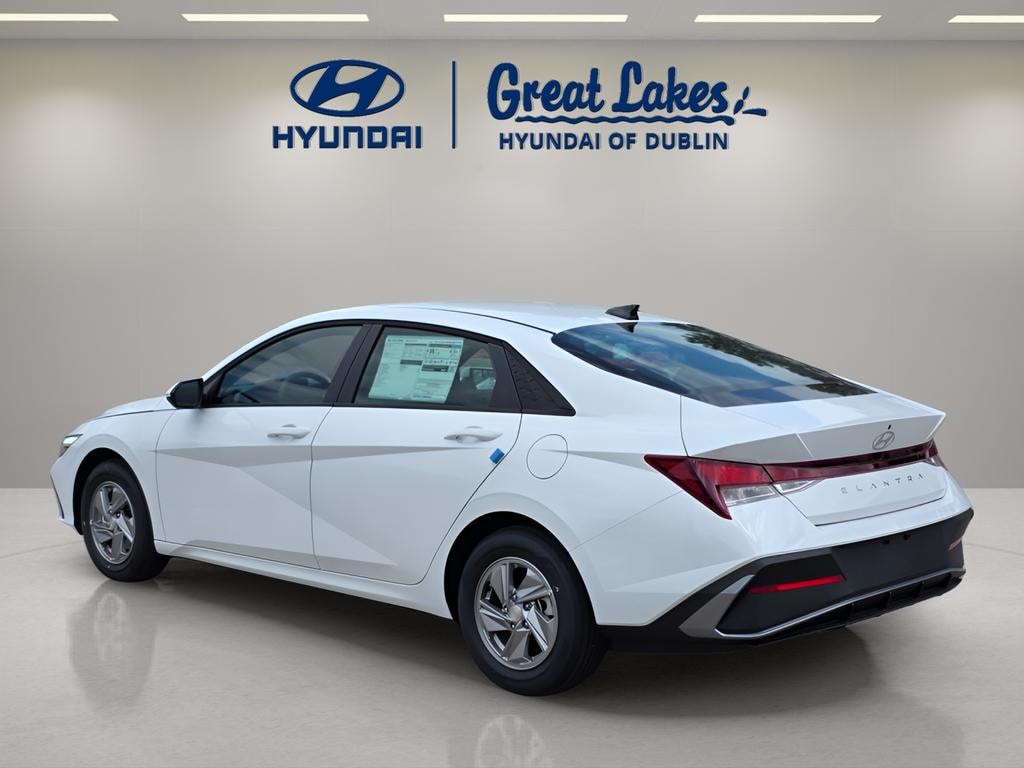 New 2026 Hyundai Elantra SE Sedan