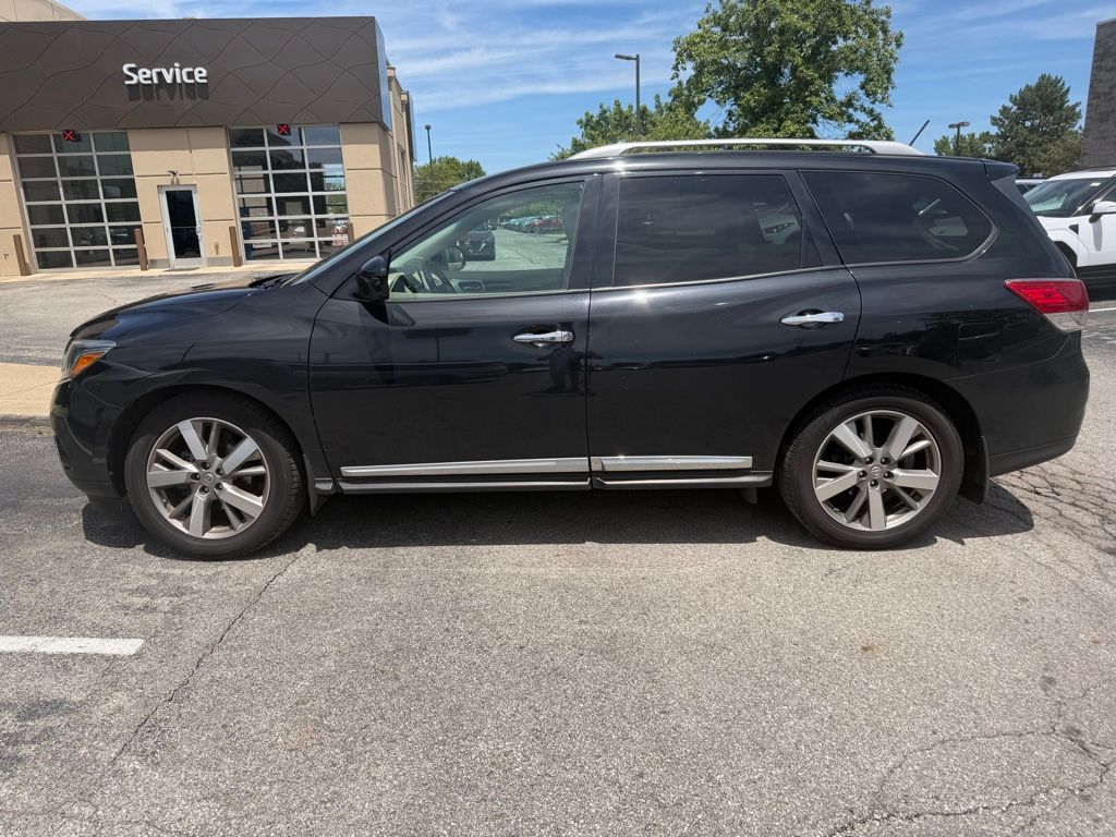 2016 Nissan Pathfinder's photo