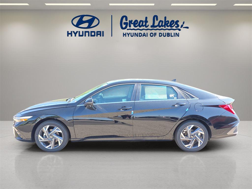 2025 Hyundai Elantra Limited photo 2