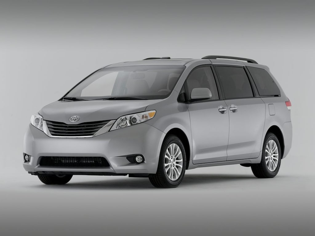 Used 2011 Toyota Sienna LE V6 Van