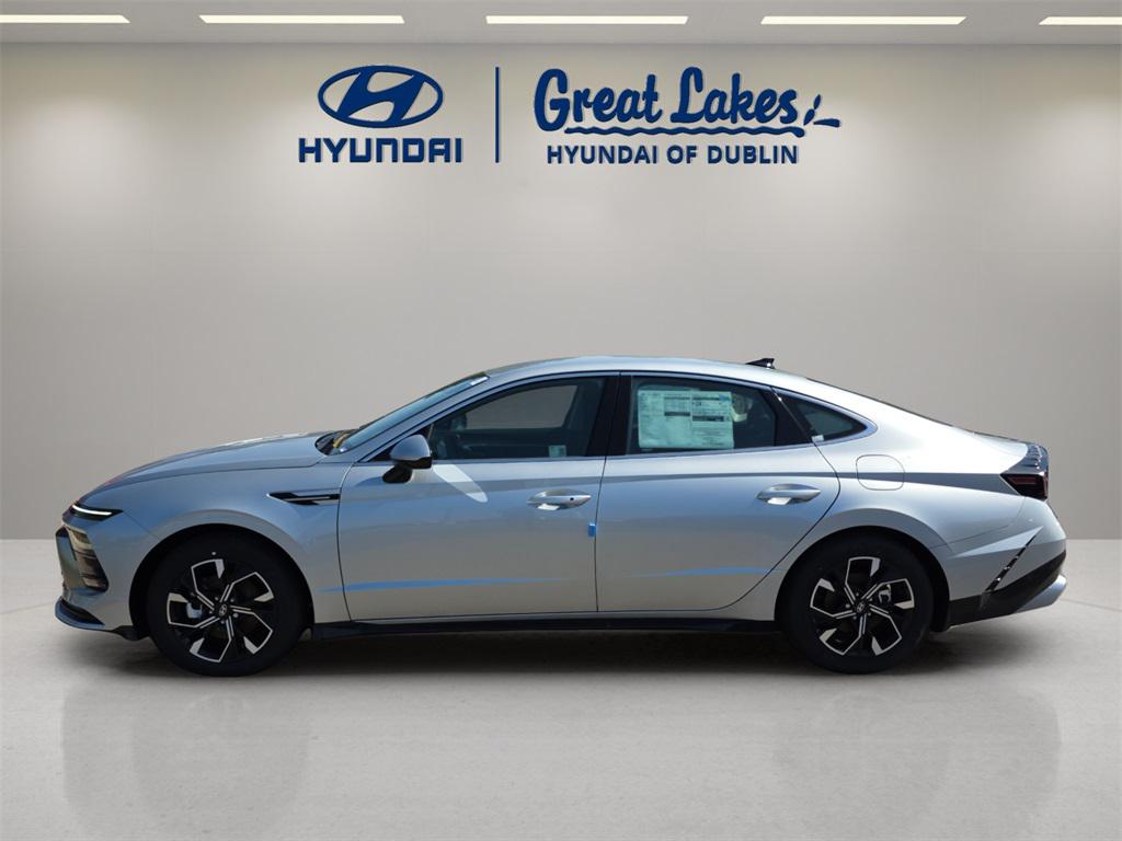 2025 Hyundai Sonata SEL photo 2