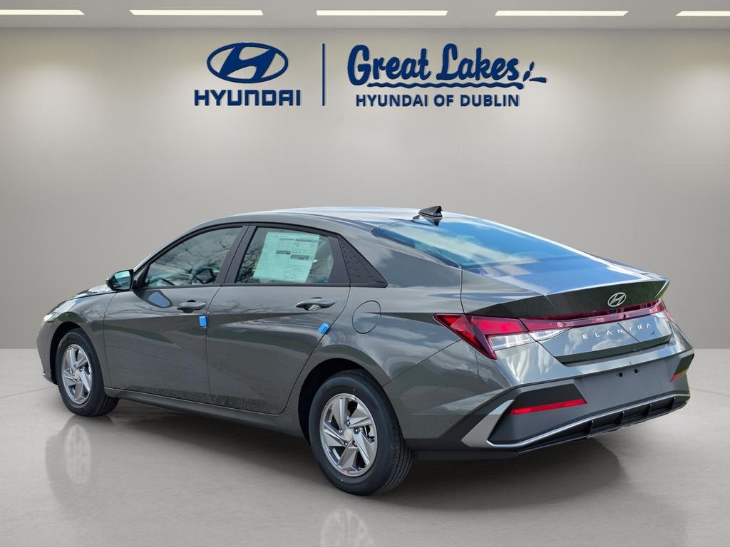 New 2026 Hyundai Elantra SE Sedan