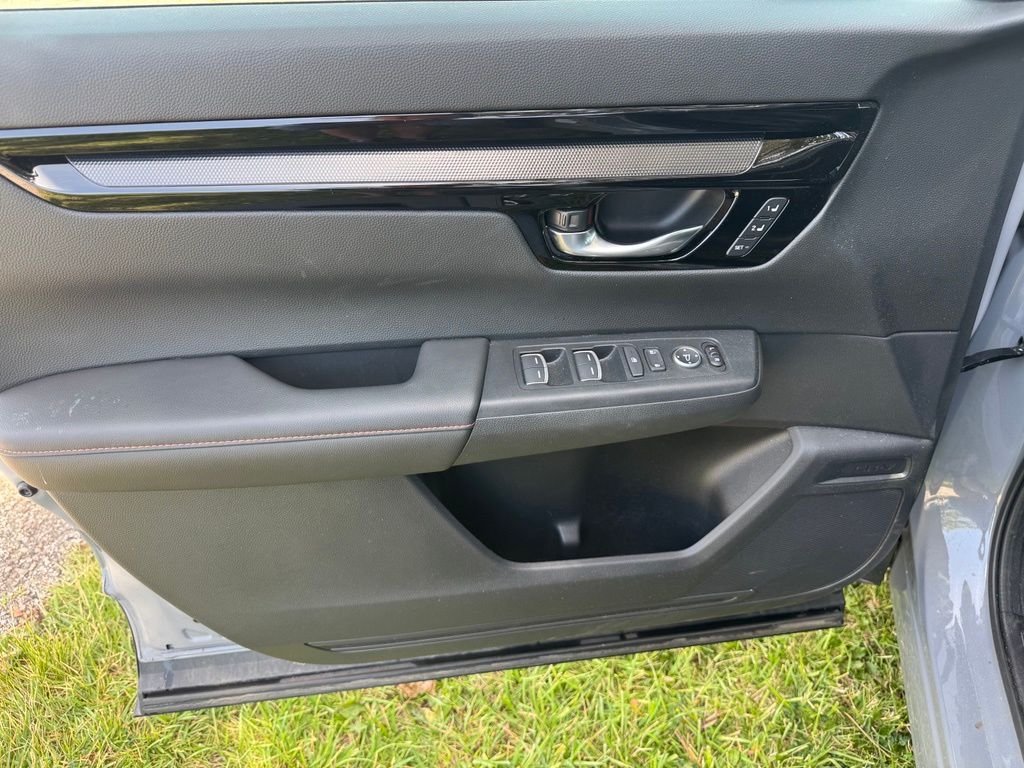 2025 Honda CR-V Sport Touring - Photo 17