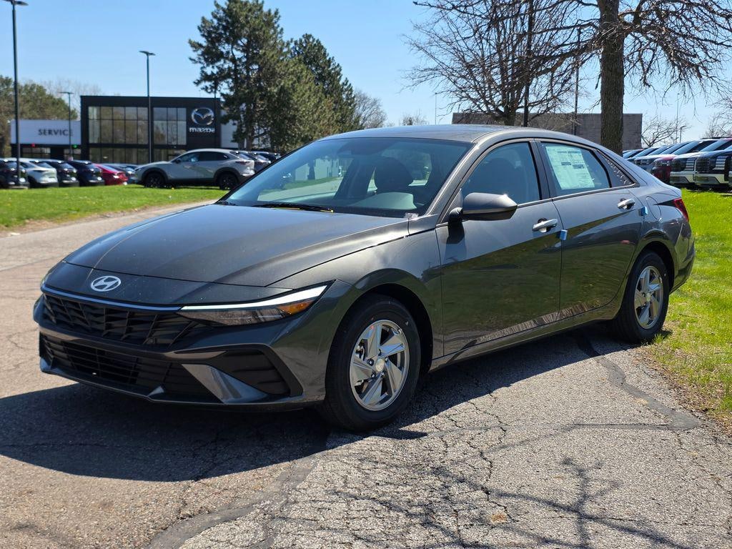 New 2026 Hyundai Elantra SE Sedan