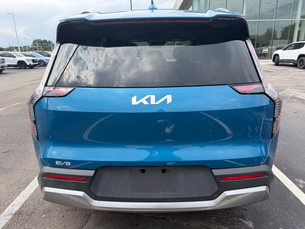 Used 2024 Kia EV9 Wind SUV