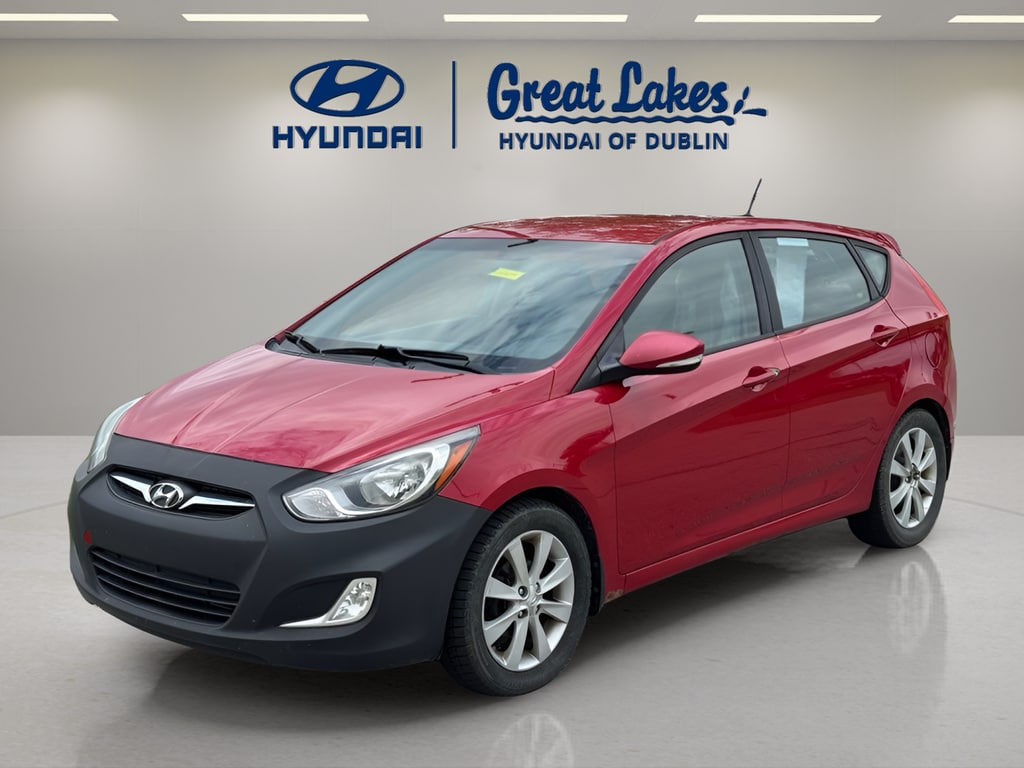 2013 Hyundai Accent SE 5-Door 6-Speed Manual's photo