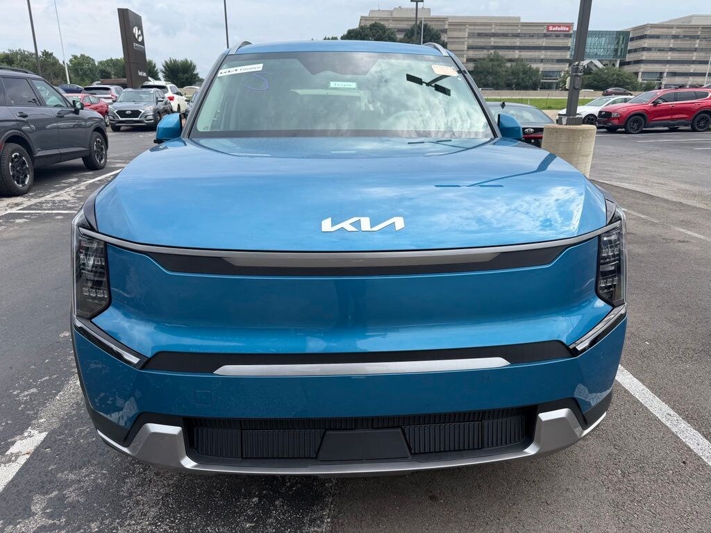 Used 2024 Kia EV9 Wind SUV