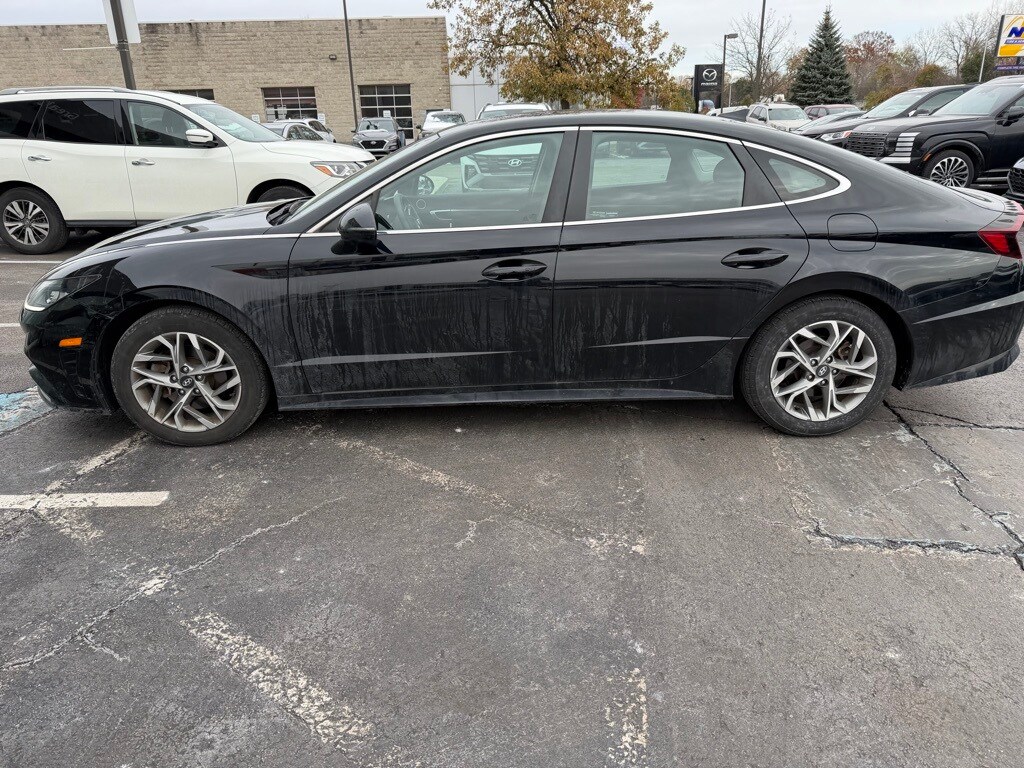 Used 2023 Hyundai Sonata SEL Sedan