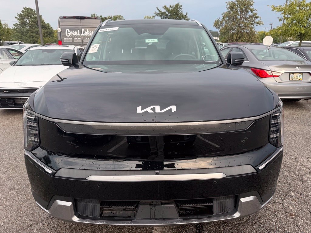 Used 2026 Kia EV9 Wind with VIN 5XYAFFS55TG011301 for sale in Columbus, OH