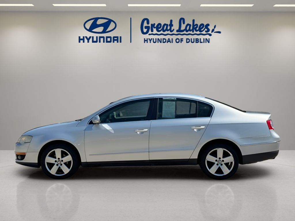 Used 2009 Volkswagen Passat Komfort with VIN WVWJK73C59P015305 for sale in Columbus, OH