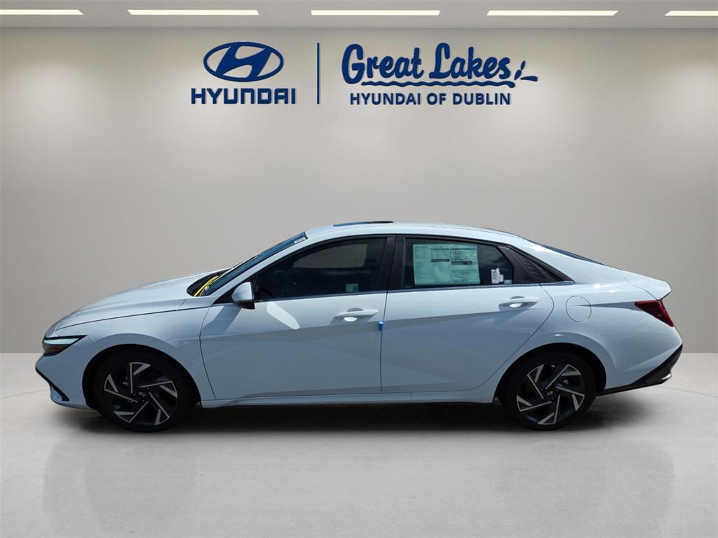 2025 Hyundai Elantra Limited photo 2