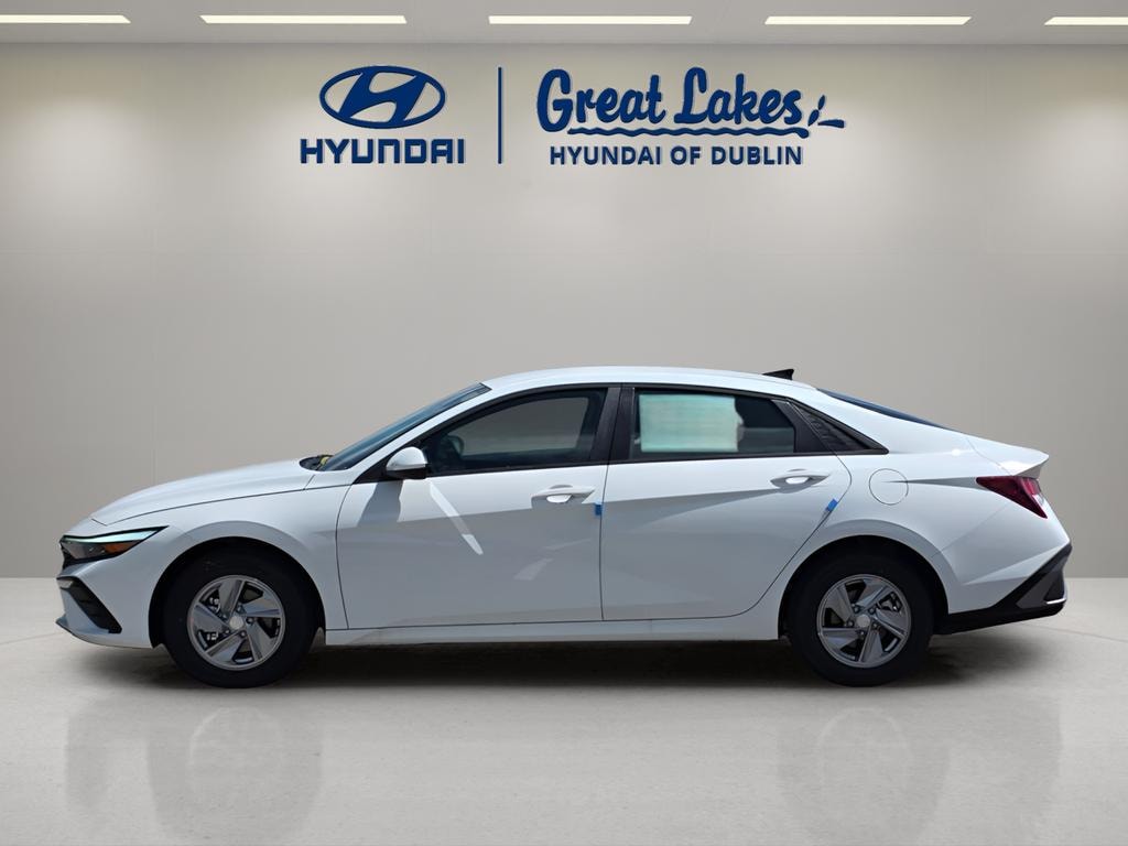 New 2026 Hyundai Elantra SE Sedan