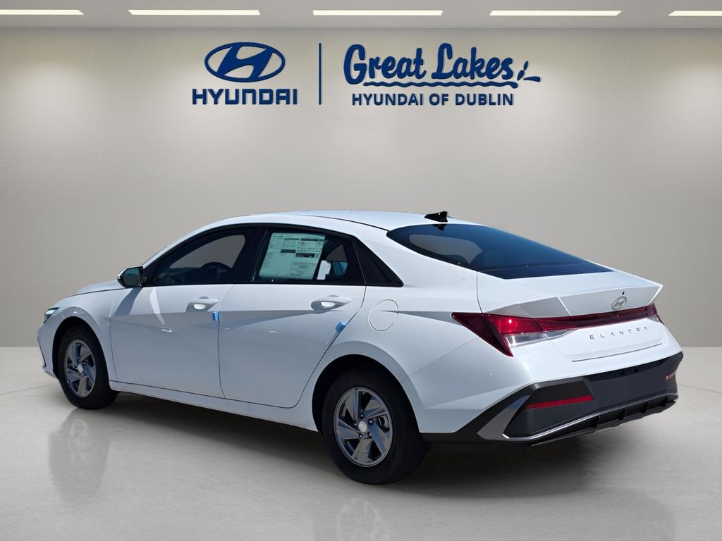 New 2026 Hyundai Elantra SE Sedan