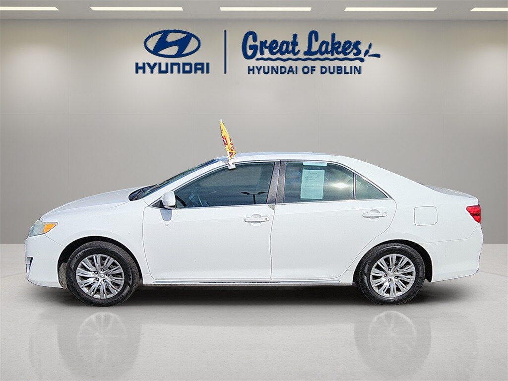 2014 Toyota Camry L photo 2