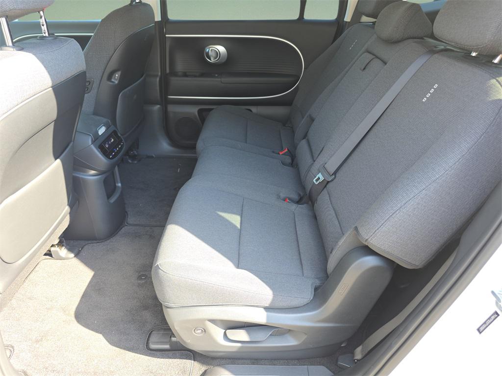 2026 Hyundai IONIQ 9 SE - Photo 17