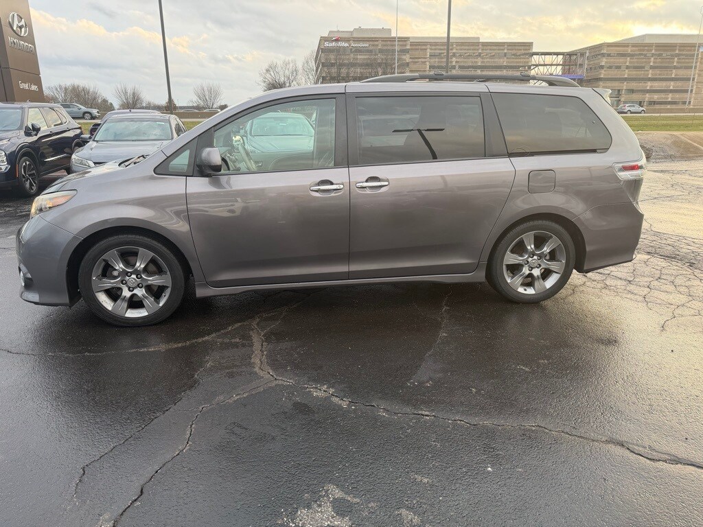 Used 2014 Toyota Sienna SE Van