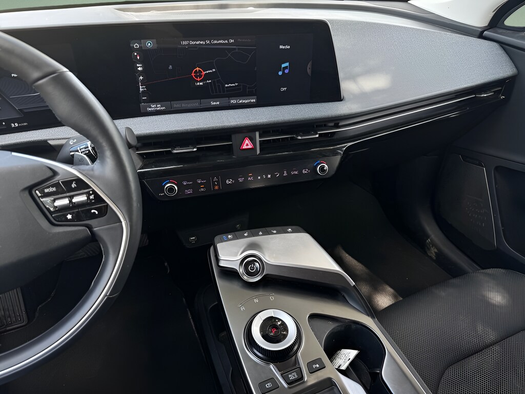 2023 Kia EV6 Wind - Photo 25