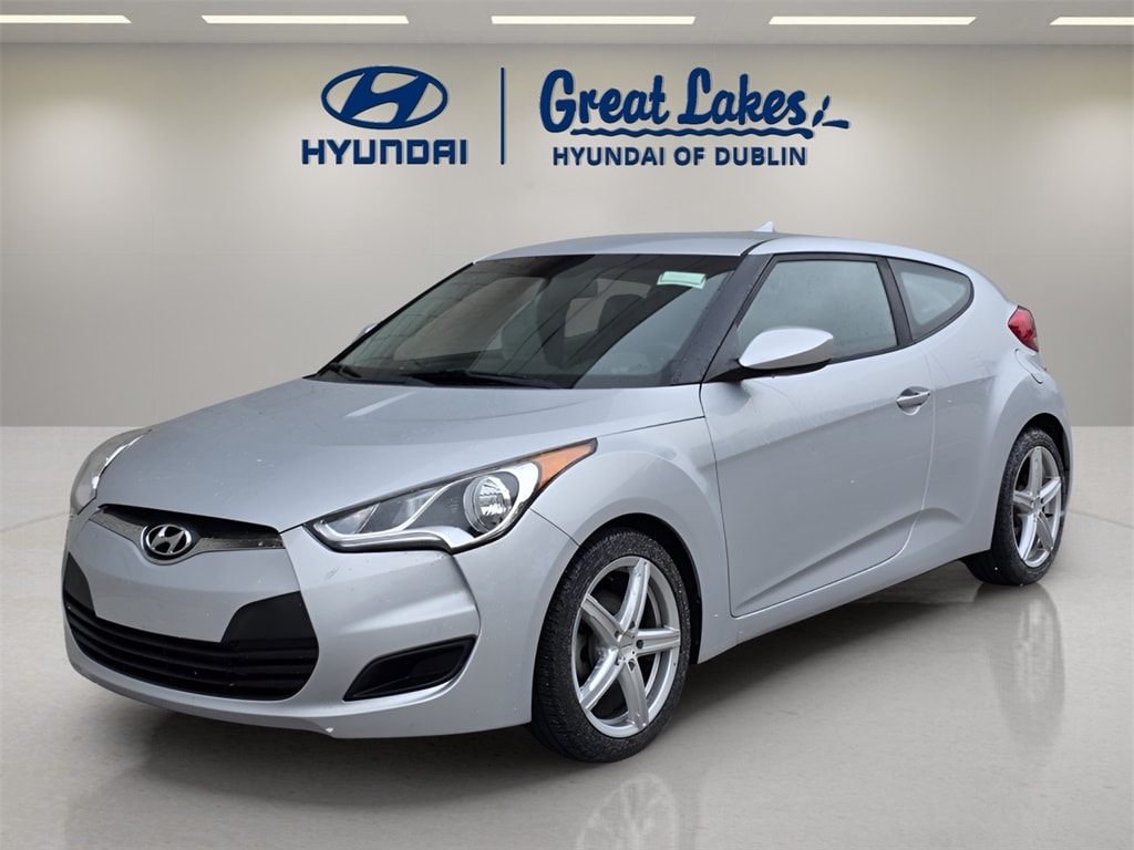 2016 Hyundai Veloster Base's photo