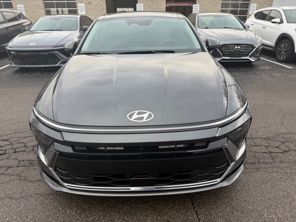 Used 2024 Hyundai Sonata SEL Sedan