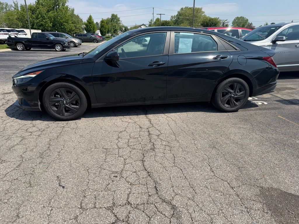 2022 Hyundai Elantra 2.0 SEL IVT's photo