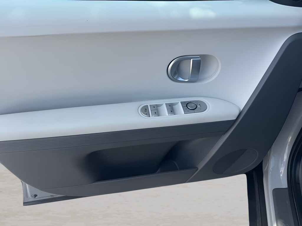 2024 Hyundai IONIQ 5 SEL - Photo 12