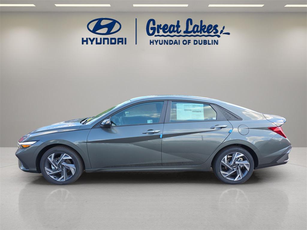 2025 Hyundai Elantra SEL Sport photo 2