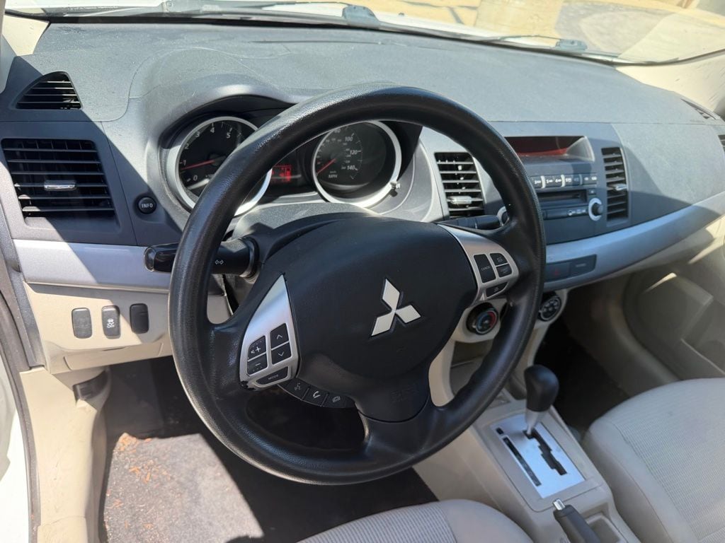 2011 Mitsubishi Lancer ES - Photo 7