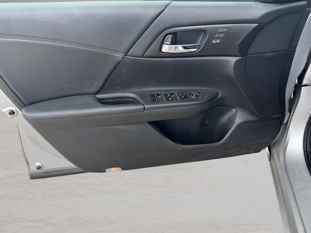 2015 Honda Accord Hybrid Touring - Photo 16