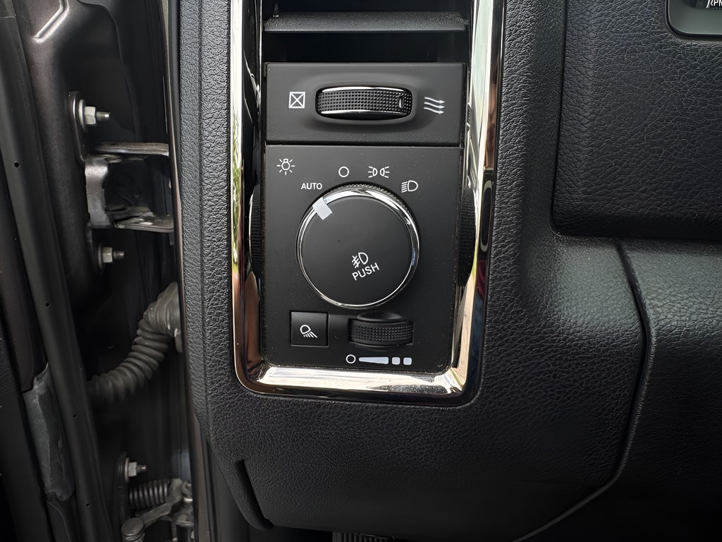 2015 RAM Ram 1500 Pickup Sport - Photo 22