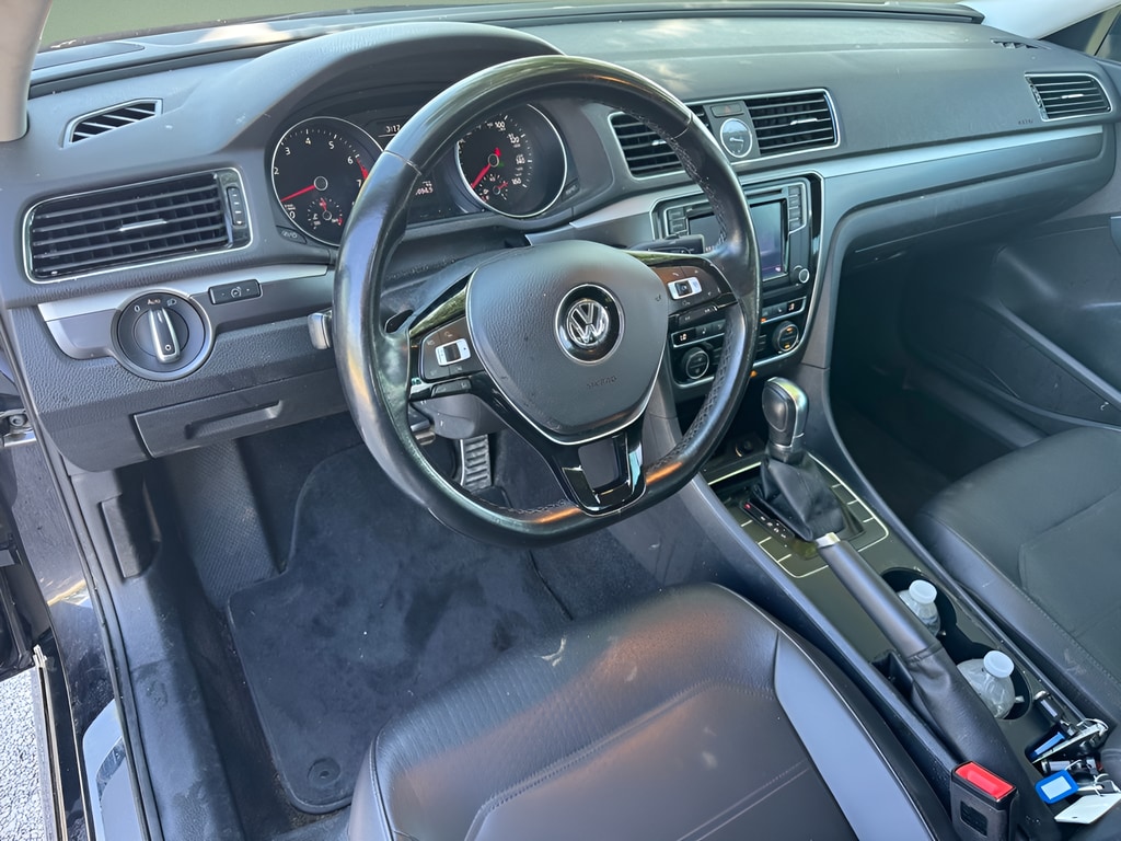 2017 Volkswagen Passat R-Line - Photo 22