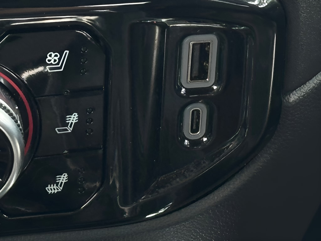 2024 GMC Sierra 1500 SLT - Photo 33