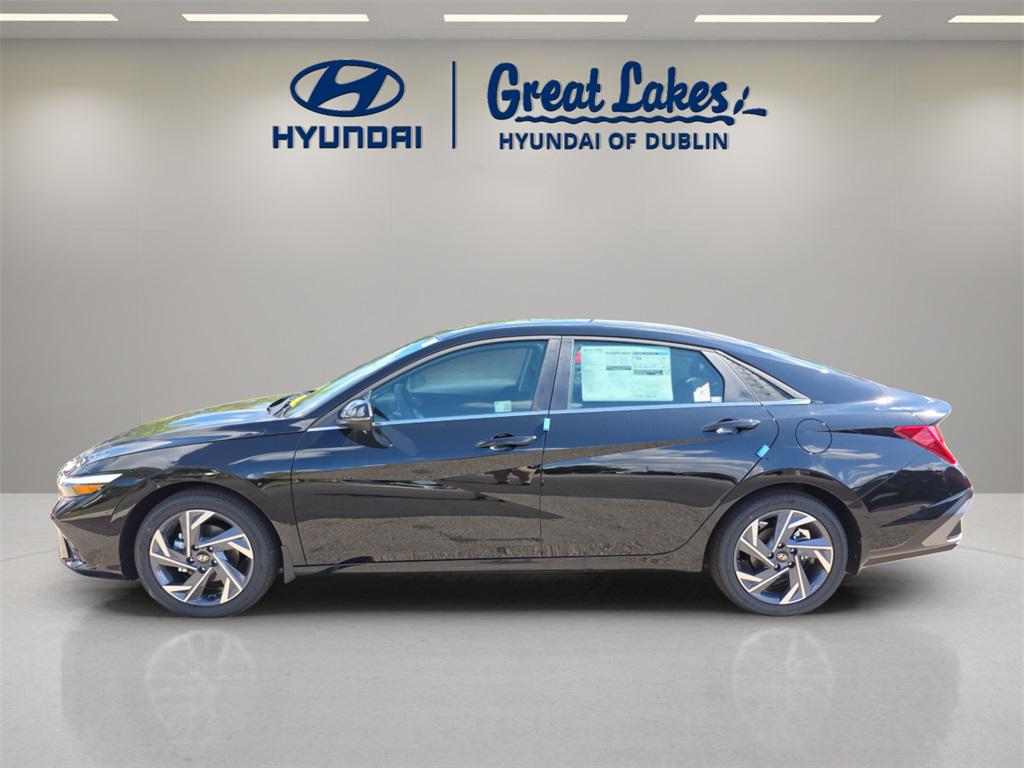 2025 Hyundai Elantra Limited photo 2