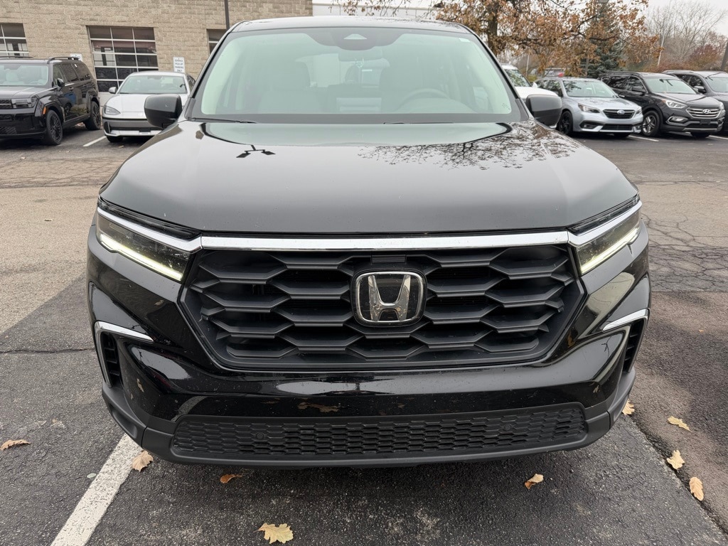 Used 2023 Honda Pilot LX SUV