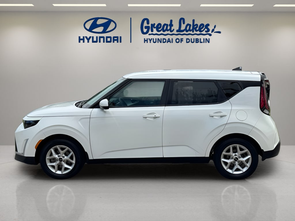 2023 Kia Soul S - Photo 2