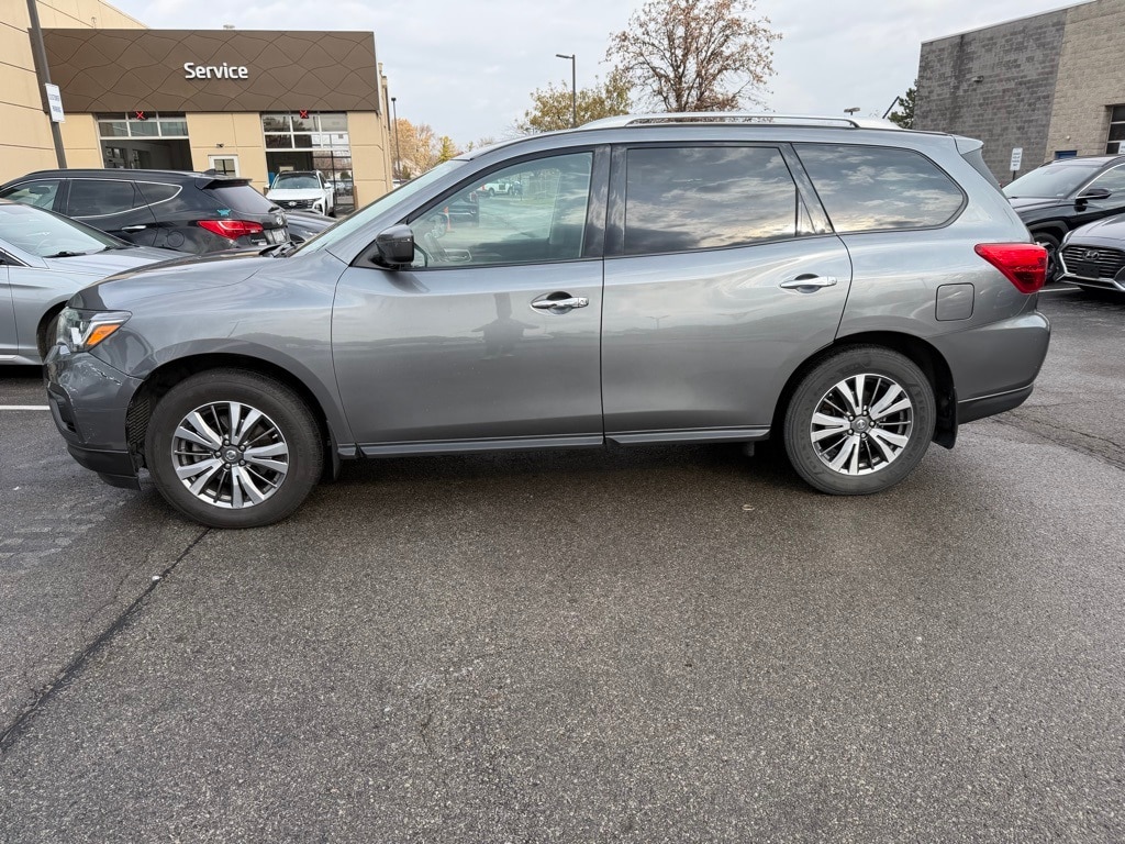 Used 2018 Nissan Pathfinder SV SUV