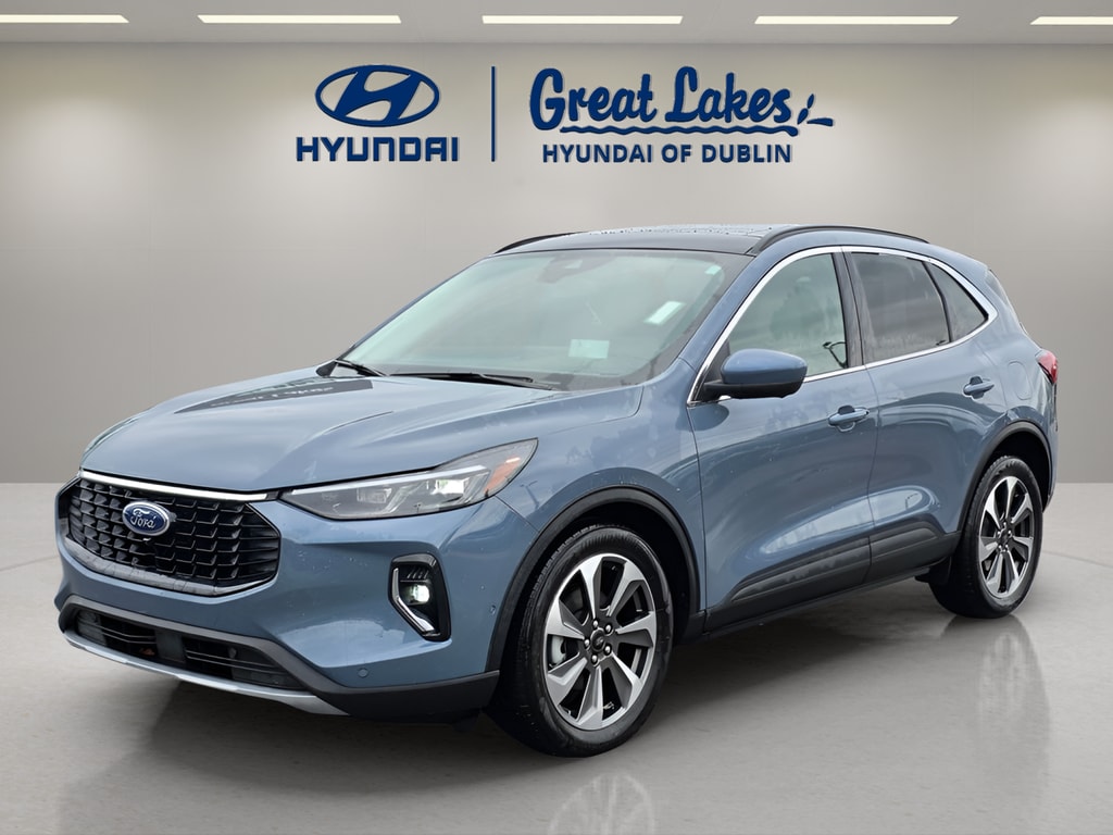 2023 Ford Escape Platinum FWD Hybrid's photo