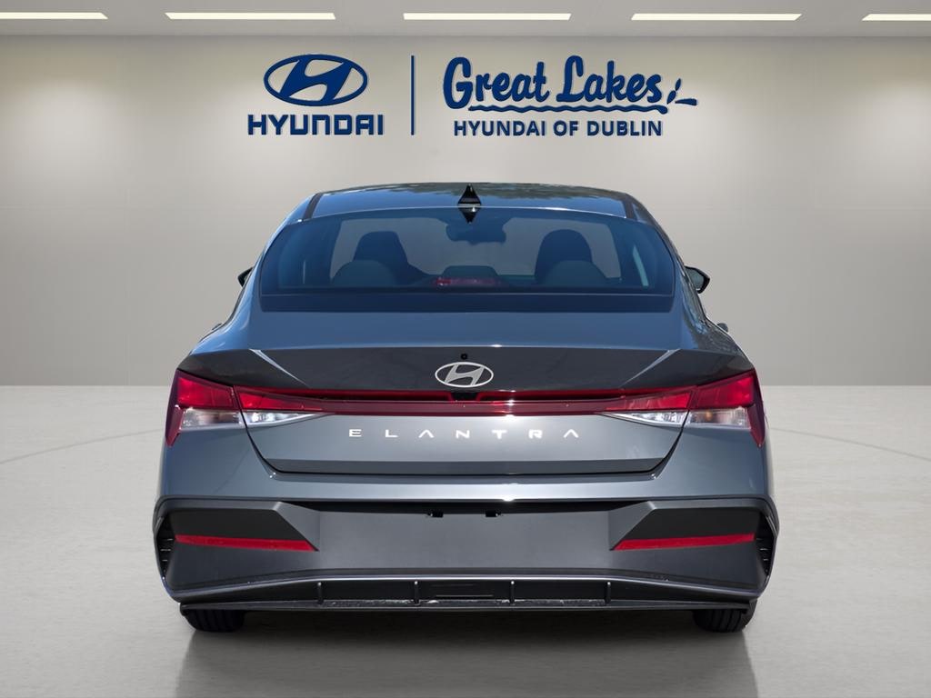 New 2026 Hyundai Elantra SE Sedan