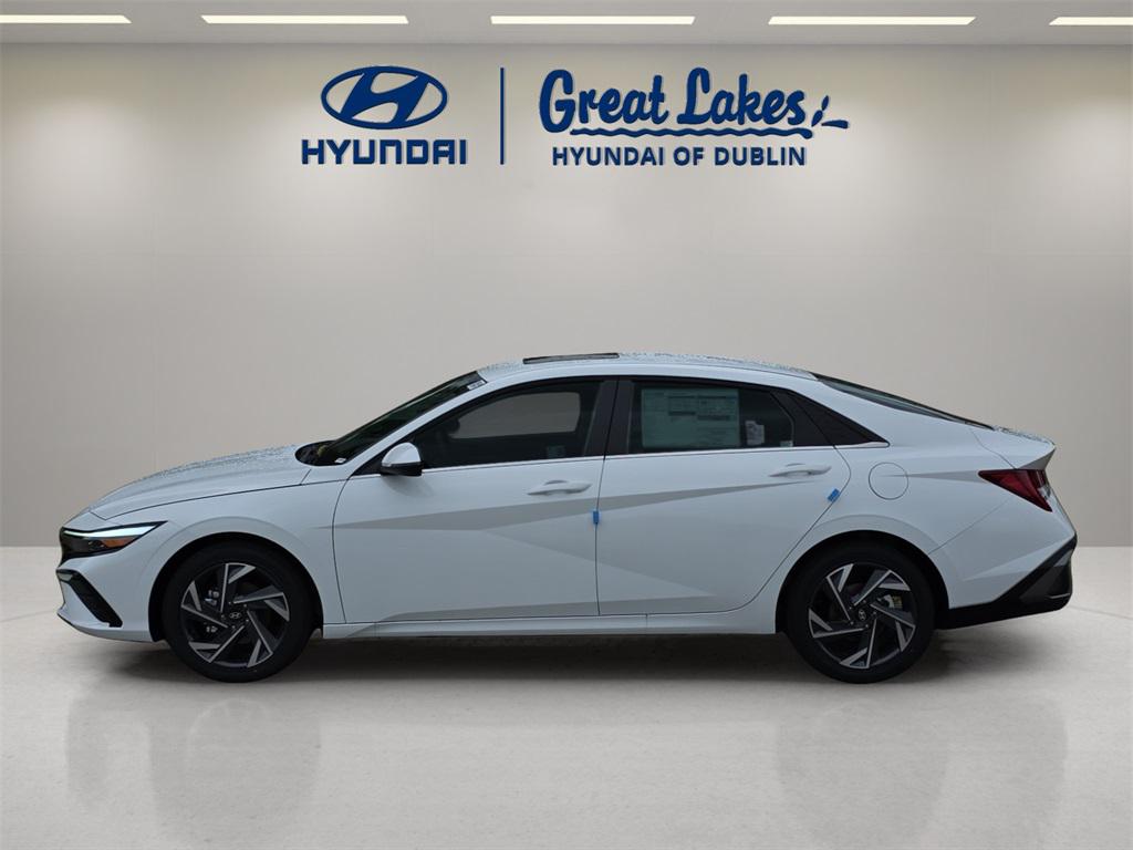 2025 Hyundai Elantra Limited photo 2