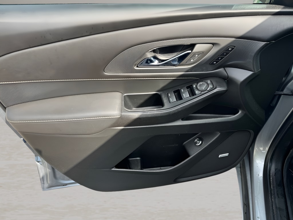 2023 Chevrolet Traverse Premier - Photo 17