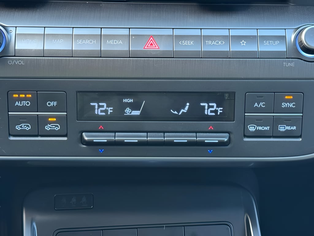 2024 Hyundai Kona Limited - Photo 30