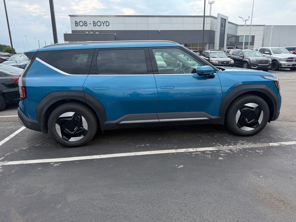 Used 2024 Kia EV9 Wind SUV