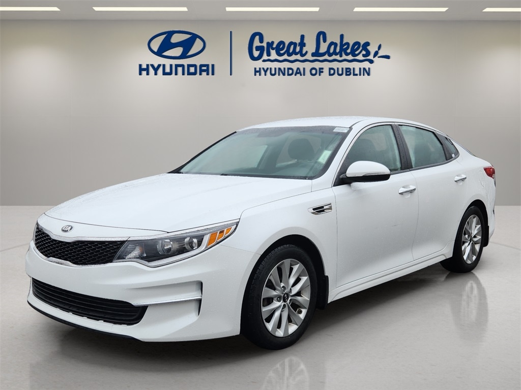 2018 Kia Optima LX's photo